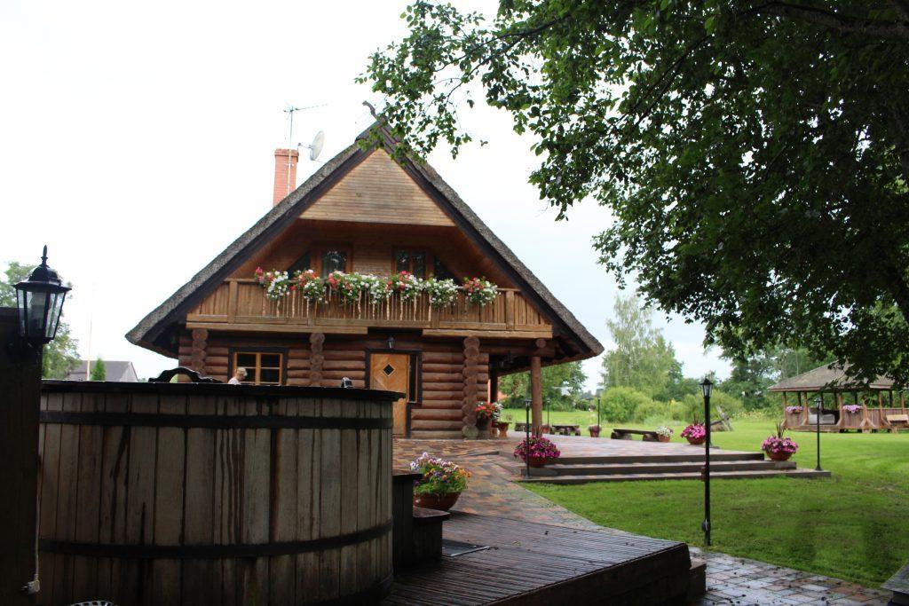 Viesu Nams Barzi Hotel Tinuzi Buitenkant foto